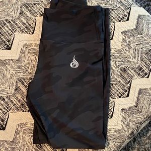 Ryderwear Scrunch Butt Camo leggings